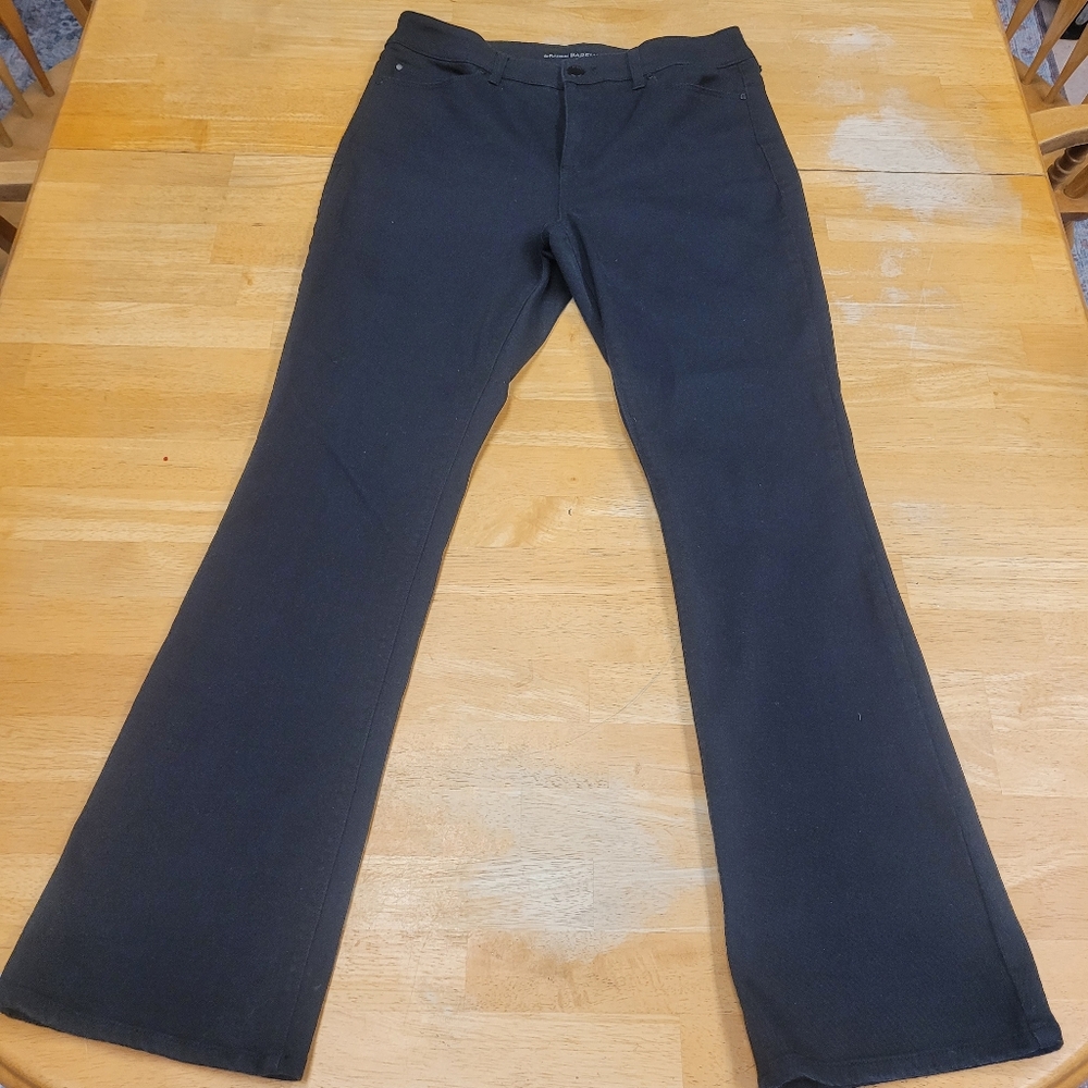 Chico's Black Jeans Platinum Barely Bootcut Black Denim Pants 0.5 30 10